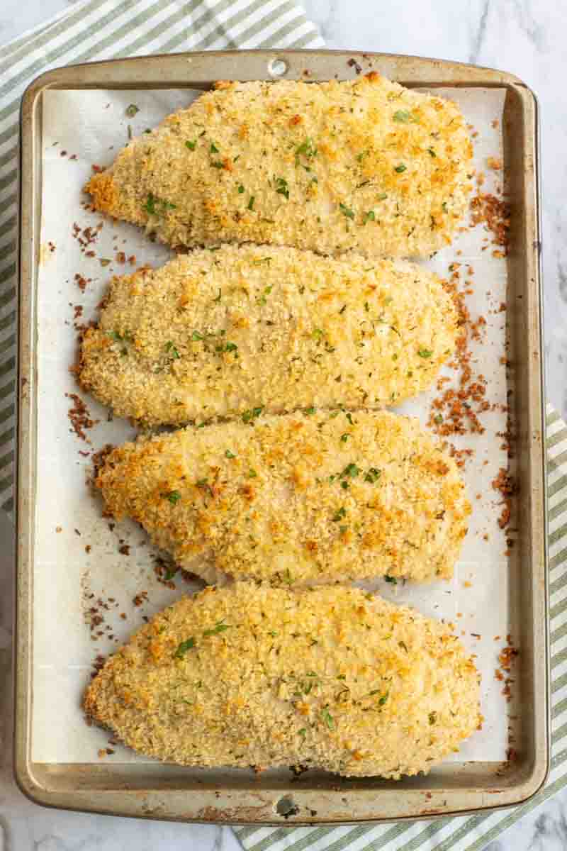 Laughing Cow Chicken is a lightened up version of a stuffed chicken breast. This super easy, 5 ingredient dinner will please your picky eaters and wow your foodies. | www.persnicketyplates.com