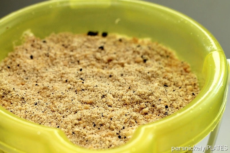 Golden Oreo Cookie Sand Pudding - perfect for a summer/beach party! | Persnickety Plates
