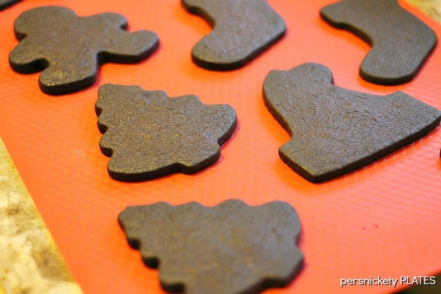 Chocolate Shortbread Cookies - perfect for decorating! | Persnickety Plates