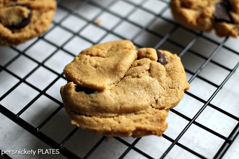 {Easiest Ever} Peanut Butter Chocolate Chip Cokies