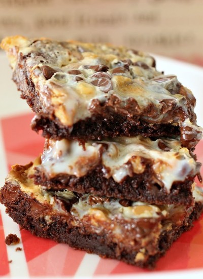 Peanut Butter Caramel Brownie Magic Bars | Persnickety Plates