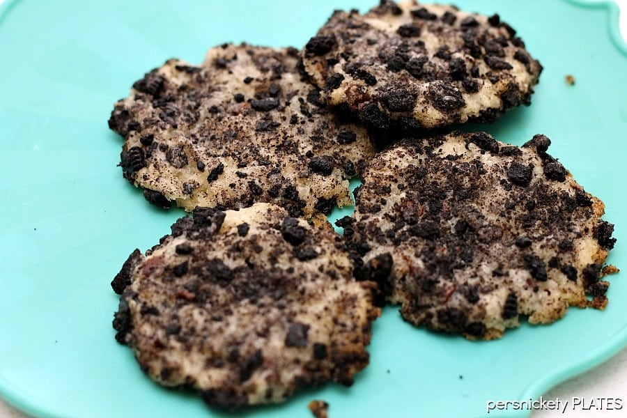 Oreo Chocolate Chip Cheesecake Cookies | Persnickety Plates