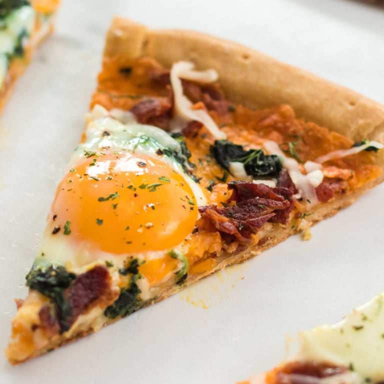 Bacon & Spinach Breakfast Pizza