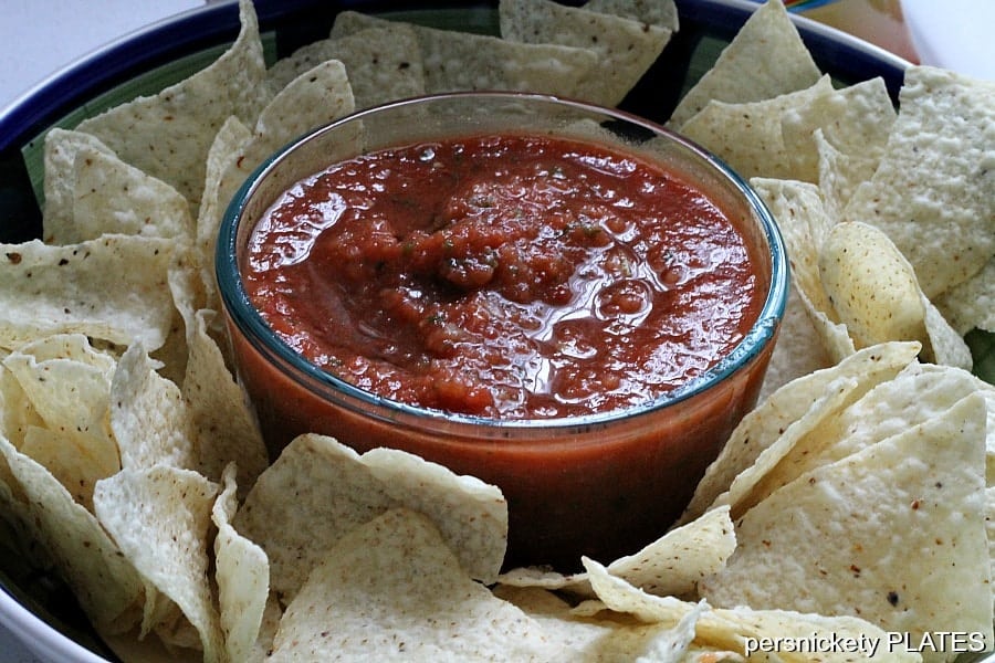 copycat on the border salsa and tortilla chips