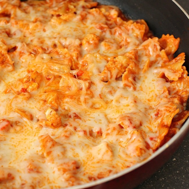One Pot Cheesy Chicken Pasta Skillet | Persnickety Plates