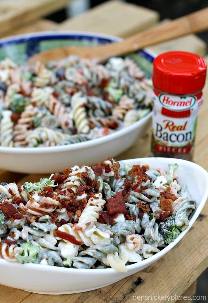 Bacon Ranch Pasta Salad - a simple but flavorful pasta salad that is perfect for summertime entertaining | Persnickety Plates