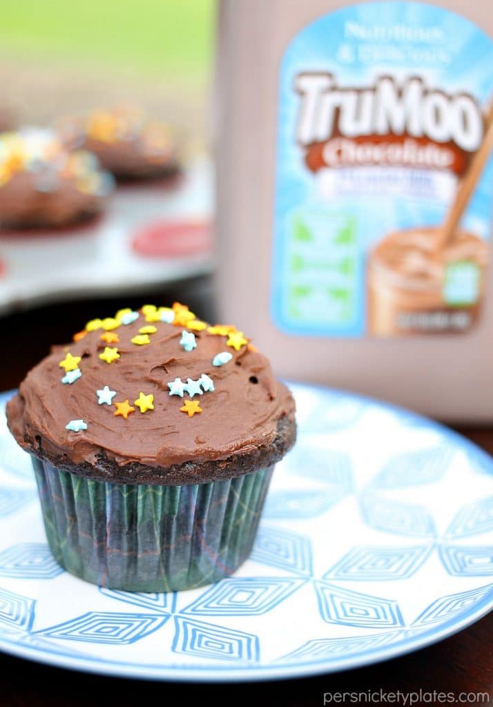  Chocolate Milk Cupcakes are not to be confused with Milk Chocolate Cupcakes! These easy cupcakes are made with chocolate milk! This doctored box mix recipe can be made in minutes and perfect for a late night snack or a quick dessert!
