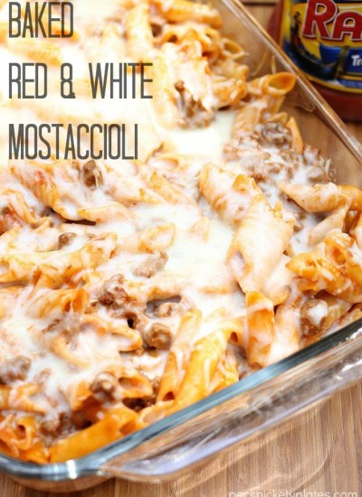 Baked Red and White Mostaccioli - only 4 ingredients in this super simple dinner! | Persnickety Plates #sp #