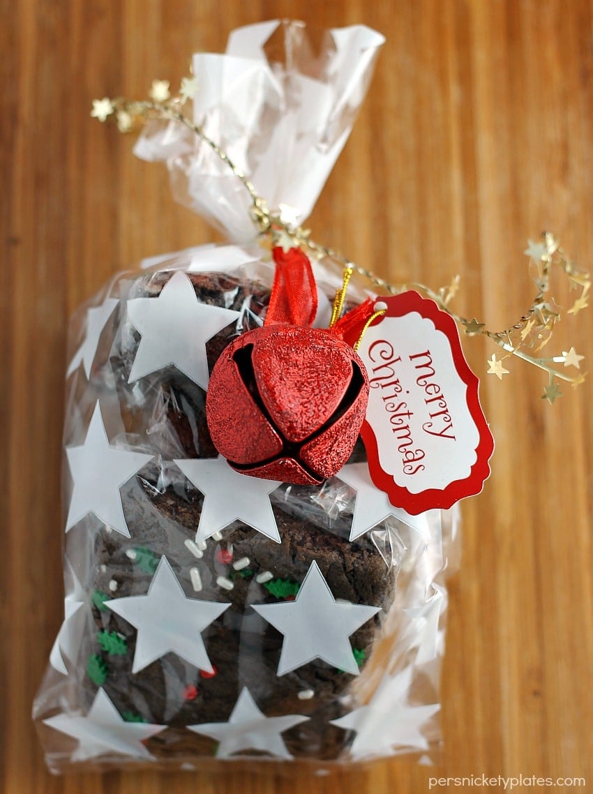 If you're struggling with a gift idea for just about anyone on your list this year, I've got an idea for you! Mix a homemade treat (like these Double Chocolate Chewy Bars) with a gift basket full of items to help the recipient pamper themselves. Thoughtful, useful, and delicious - you can't go wrong! | Persnickety Plates AD