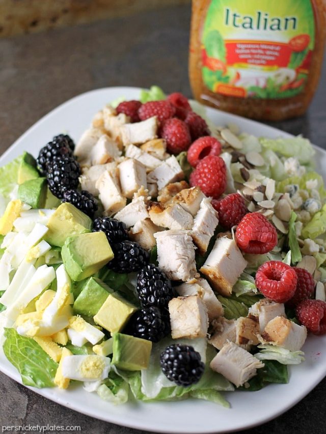 Summer Cobb Salad is quick to throw together and full of fresh flavors to kick off your summertime eating! | Persnickety Plates ad