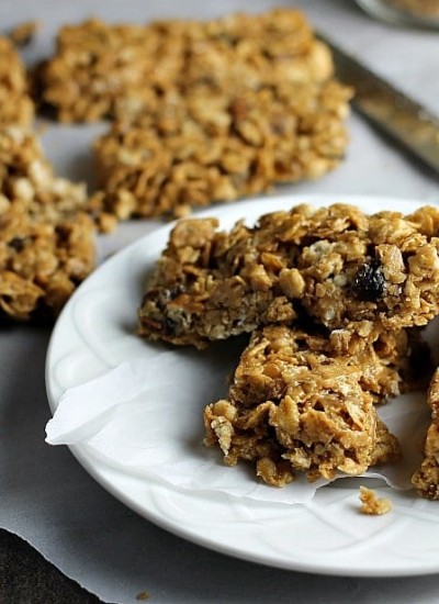 No Bake Chewy Granola Bars filled with peanut butter, honey, raisins, dates, and pecans are a healthy start to your day. With only five ingredients, you can whip them up in no time! | www.persnicketyplates.com