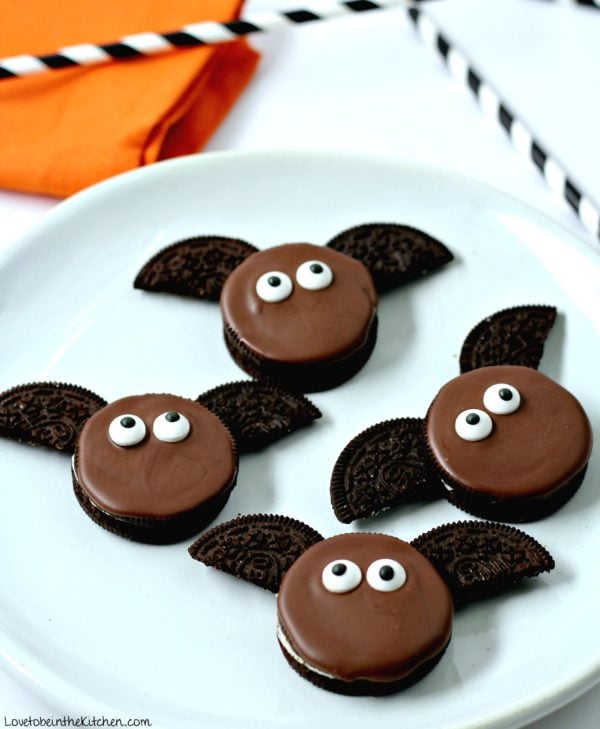 chocolate dipped oreos that look like bats