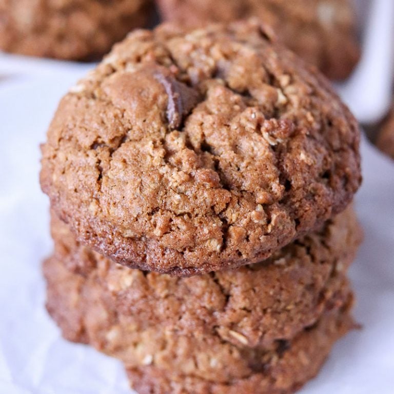 Oatmeal Molasses Chocolate Chip Cookies