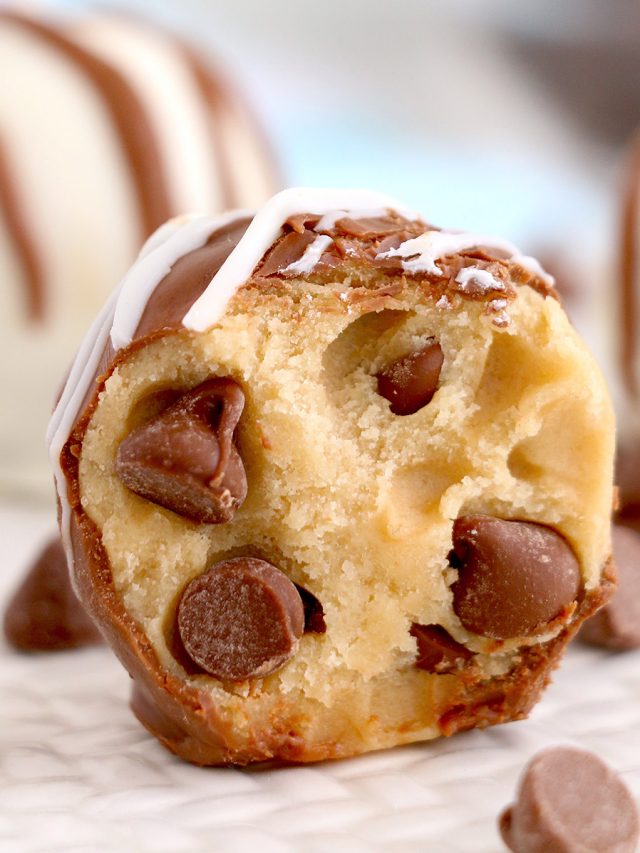 Easy Chocolate Chip Cookie Dough Truffles