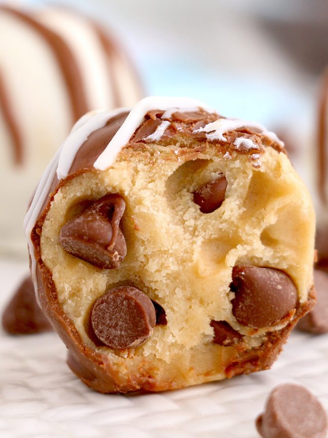 cropped-chocolate-chip-cookie-dough-truffles31-SQUARE.jpg
