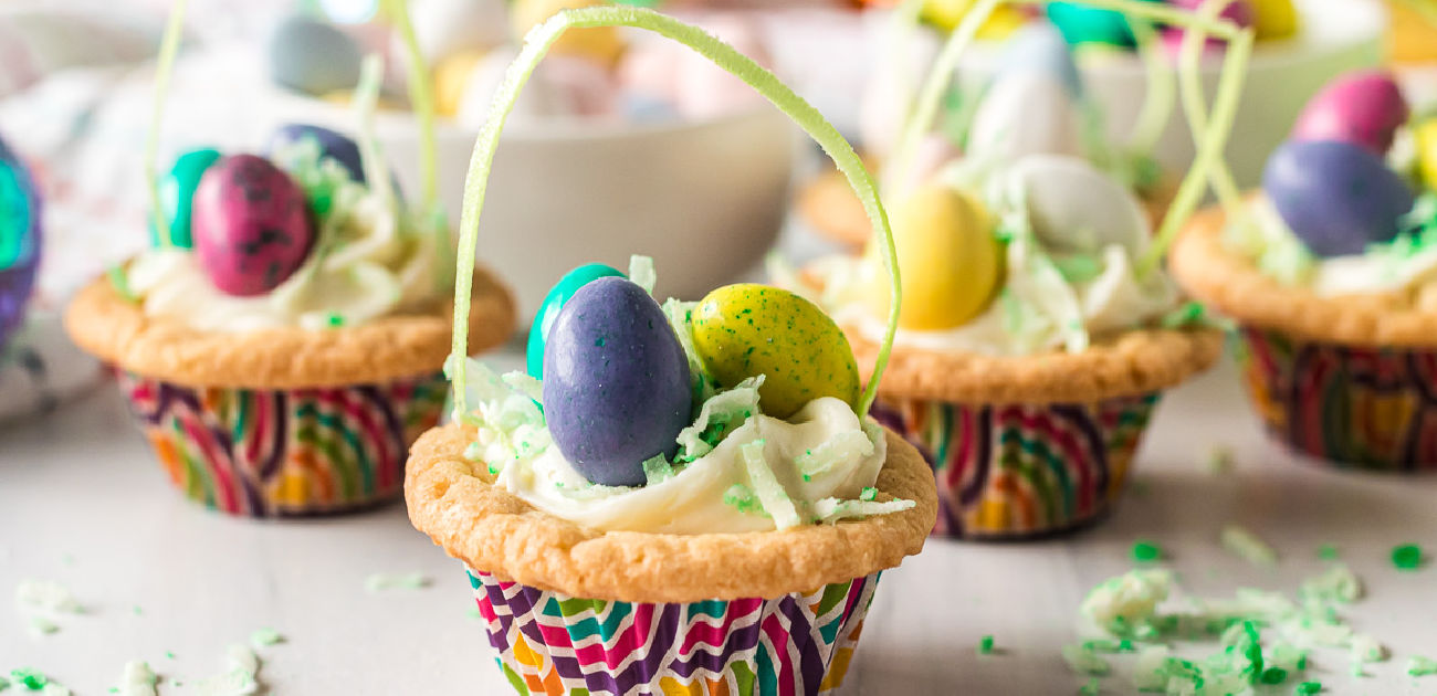 https://www.persnicketyplates.com/wp-content/uploads/2022/03/easter-egg-cookie-cups-SOCIAL.jpg
