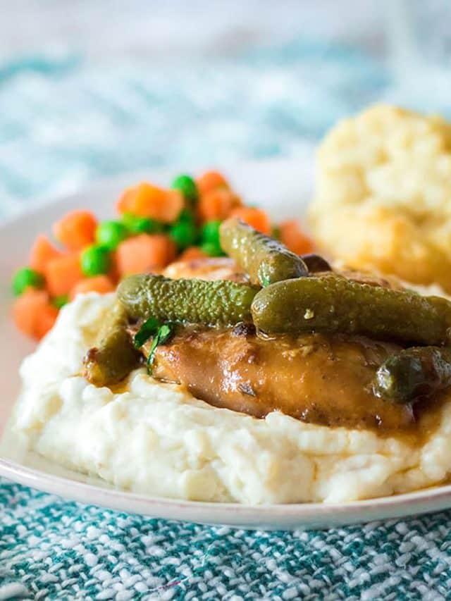 5 Ingredient Slow Cooker Dill Pickle Chicken Recipe!