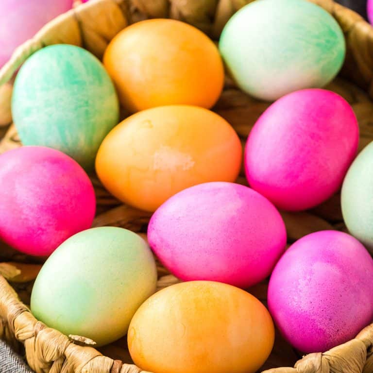 Slow Cooker Dyed Easter Eggs