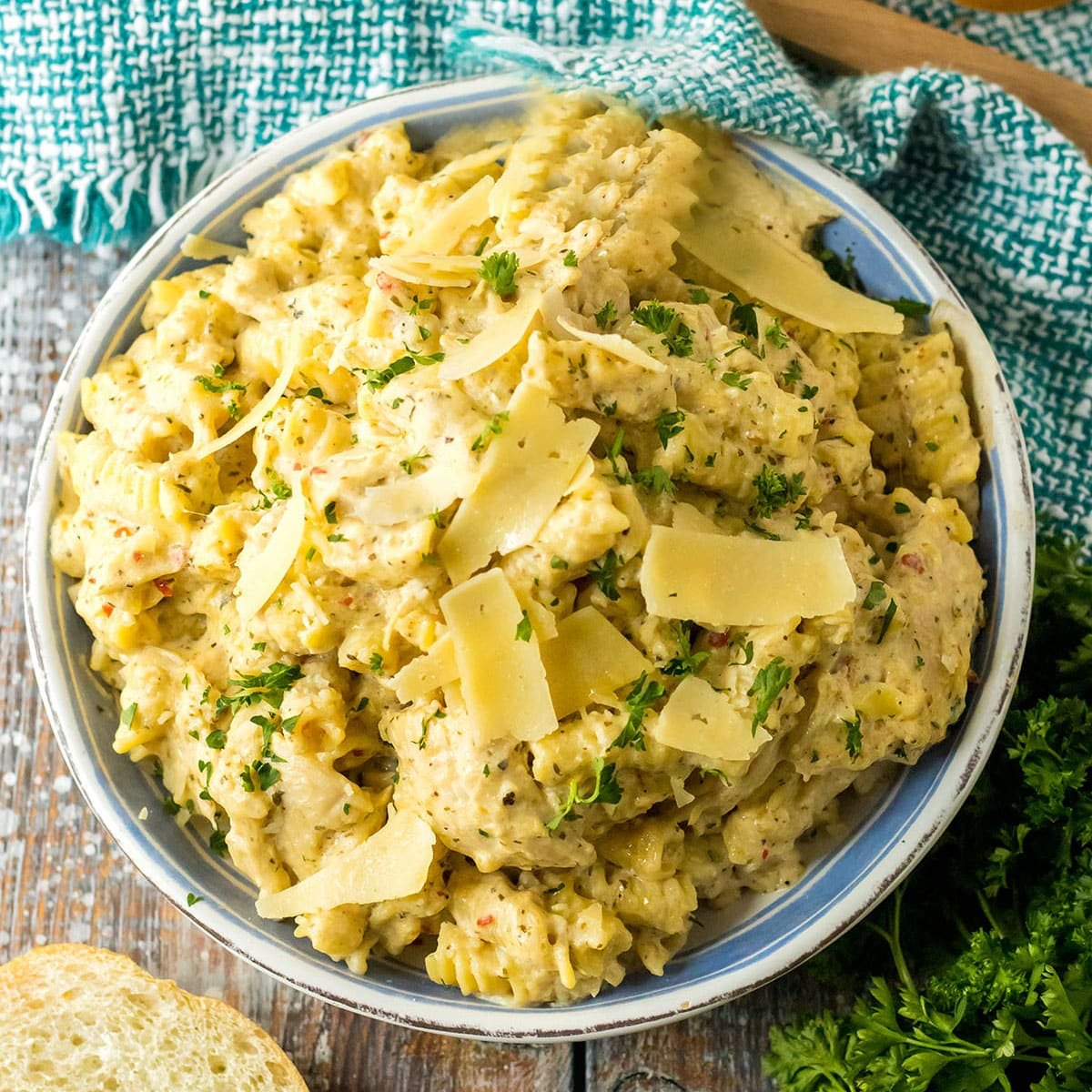 https://www.persnicketyplates.com/wp-content/uploads/2023/03/slow-cooker-garlic-parmesan-pasta28-SQUARE.jpg