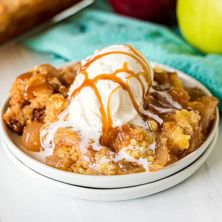 Easy Apple Pie Dump Cake – 4 ingredients!