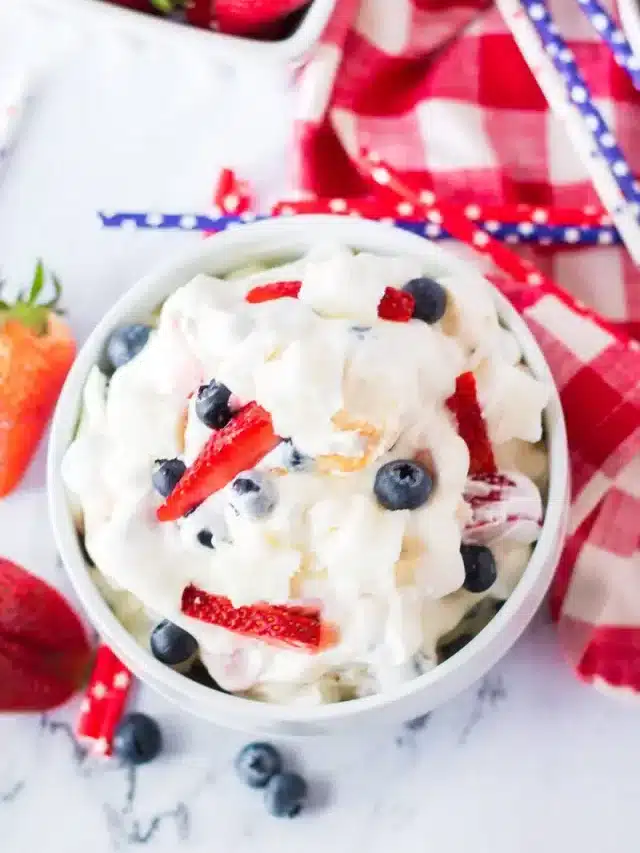 berry-cheesecake-fluff-salad15-800x1200