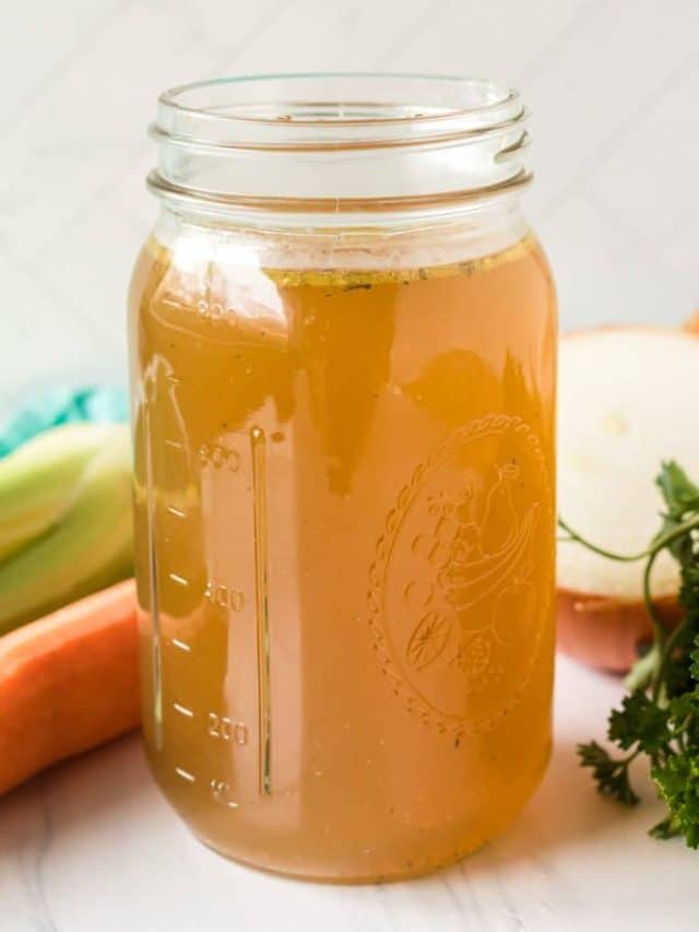 slow-cooker-chicken-bone-broth-24-683x1024