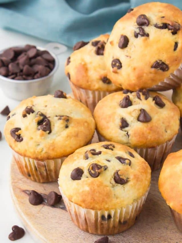 Easy Chocolate Chip Muffins with Buttermilk – Bakery Style!