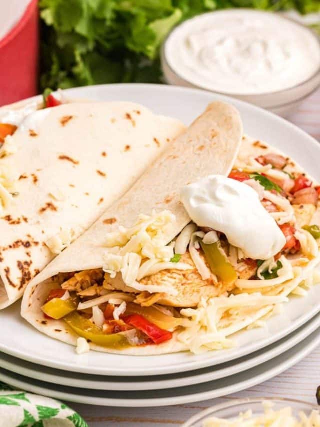 slow-cooker-chicken-fajitas27-683x1024