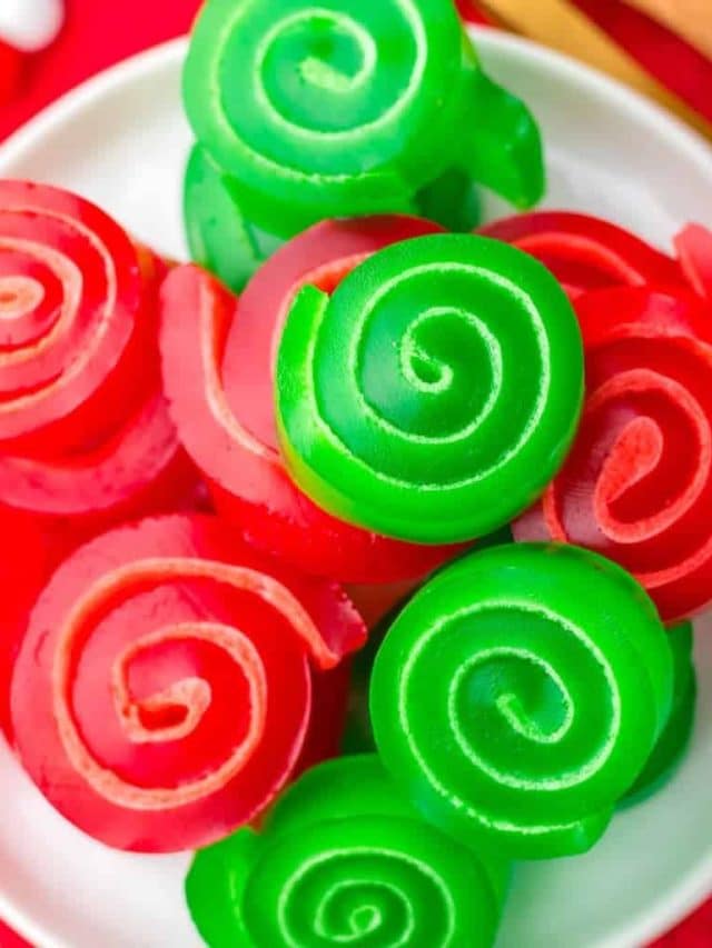 Easy Christmas Jelly Roll Ups