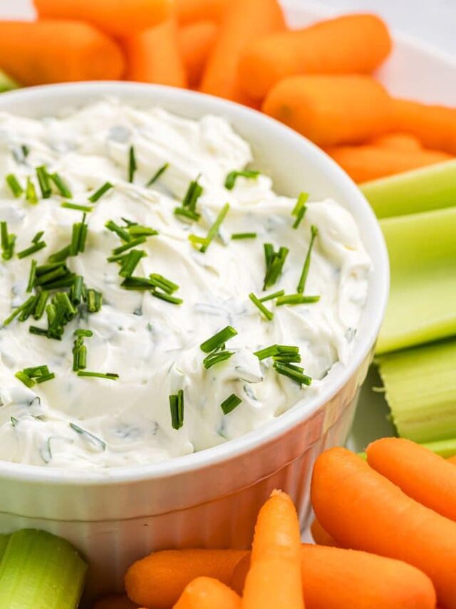 Creamy Herb and Garlic Dip for Game Day!