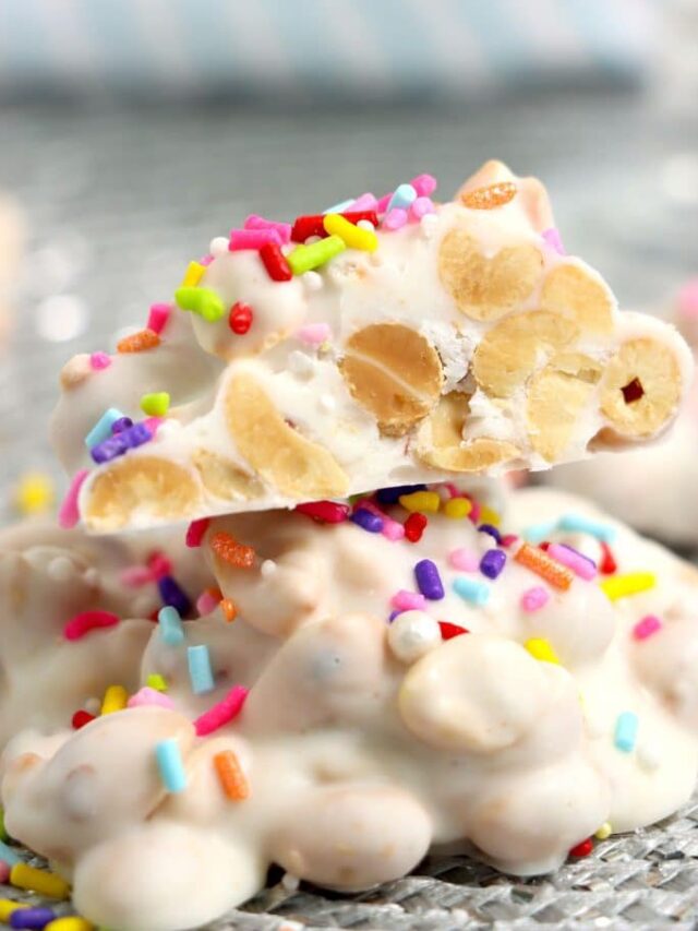 Easy White Chocolate Peanut Clusters