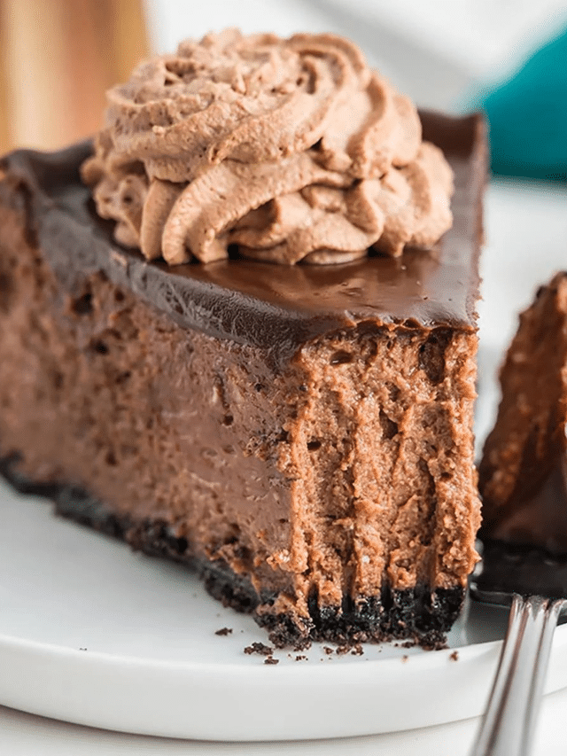 The BEST Chocolate Cheesecake with Oreo Crust!