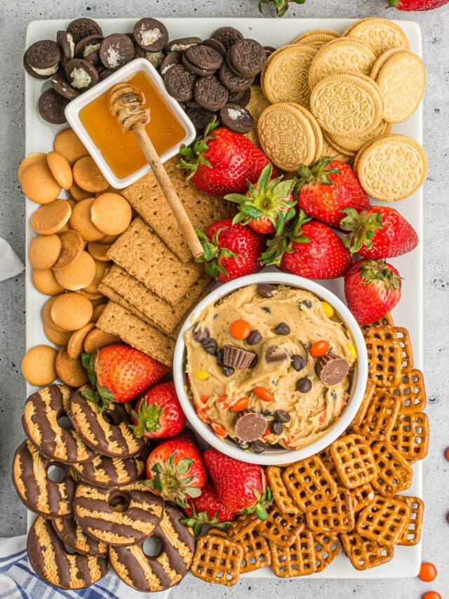 peanut-butter-cup-cookie-dough-dip13-683x1024
